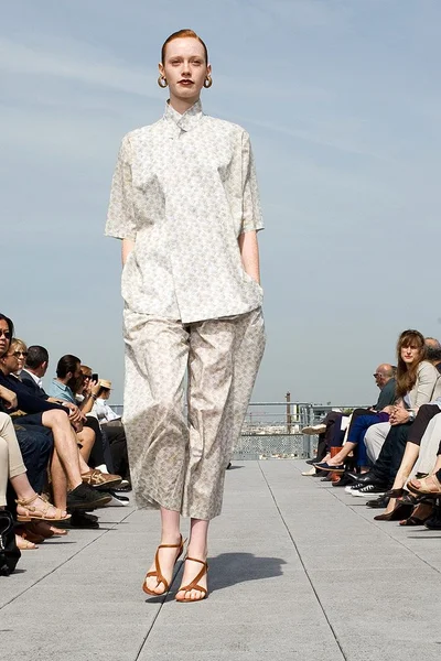 Look 11